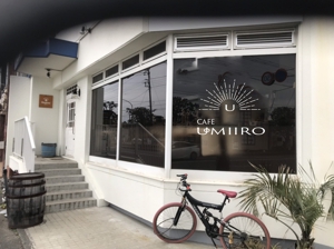 sumiyochi (sumiyochi)さんの港のカフェ「cafeうみいろ」のロゴへの提案