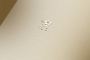 REVELA (REVELA)さんの企業のロゴ、四つ葉のクローバーをデザイン下さいへの提案