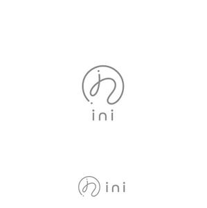 marutsuki (marutsuki)さんの美容室オリジナルシャンプー「ini」のロゴへの提案