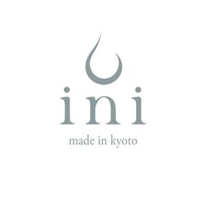calimbo goto (calimbo)さんの美容室オリジナルシャンプー「ini」のロゴへの提案