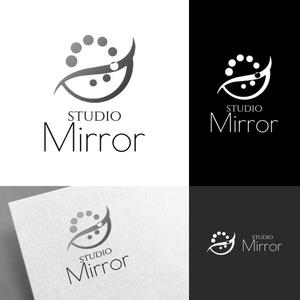 venusable ()さんのマタニティ・ベビー写真専門スタジオ「studio Mirror」のロゴへの提案