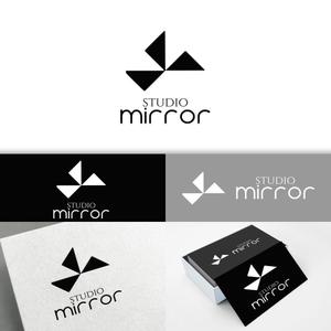 minervaabbe ()さんのマタニティ・ベビー写真専門スタジオ「studio Mirror」のロゴへの提案