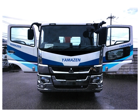 伊藤辰徳 (Ito-Tatsunori)さんの大型トラックのキャビンのカラーデザインへの提案