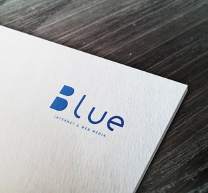 HELLO (tokyodesign)さんのインターネットの広告運用・ウェブメディア運営を行う「Blue株式会社」のロゴへの提案