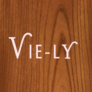 kiki (sayurimusik)さんの女性向け接骨院「VIE-LY」のロゴ作成への提案