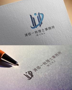 DR.DESIGN (Nakamura__)さんの税理士、不動産鑑定業者　「浦信一税理事務所/㈱URA」のロゴへの提案