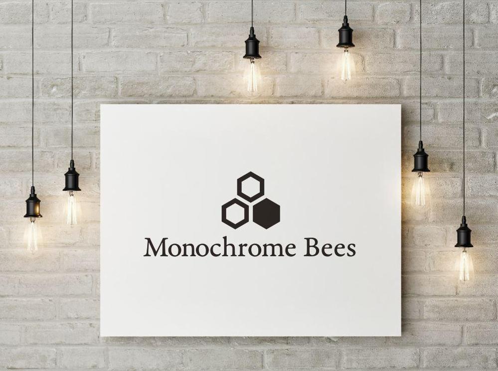 アパレルブランド「Monochrome Bees」のロゴ