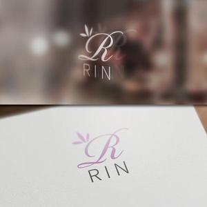 VNFdesign (late_design)さんのレディースピアスショップ「RIN」のロゴ作成への提案