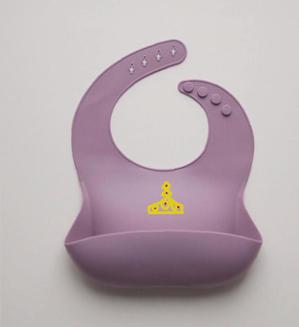 hiki4026 (hiki4026)さんの赤ちゃんお食事用品シリコンビブのデザインへの提案