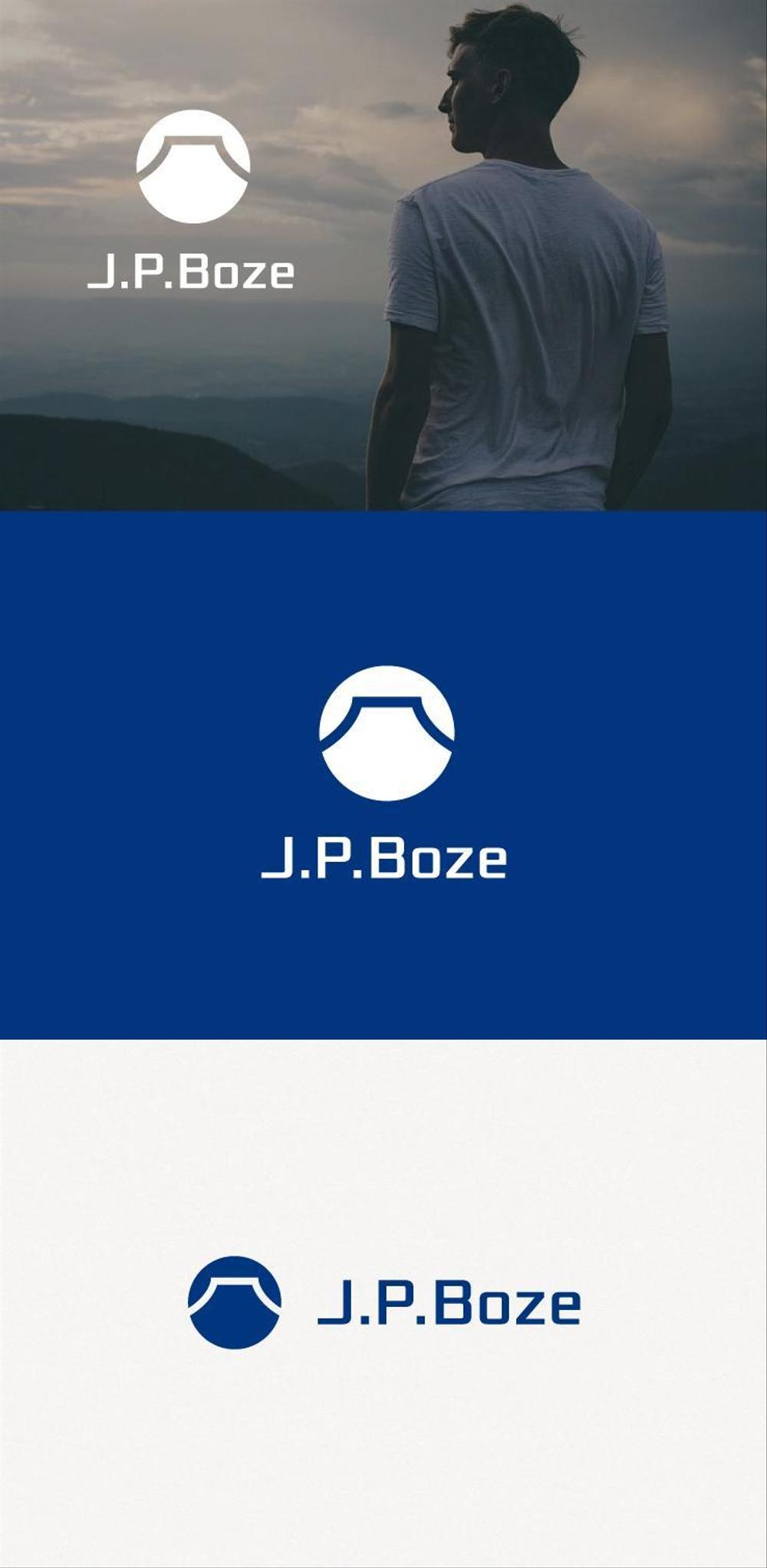 スクールショップ男子学生服PB商品ロゴを将来イメージしている。店名ロゴ「J.P.Boze」を