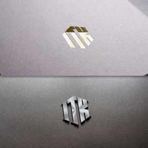 conii.Design (conii88)さんの白と黒と金の３色使い、ITKの３文字をベースにしたロゴ　への提案