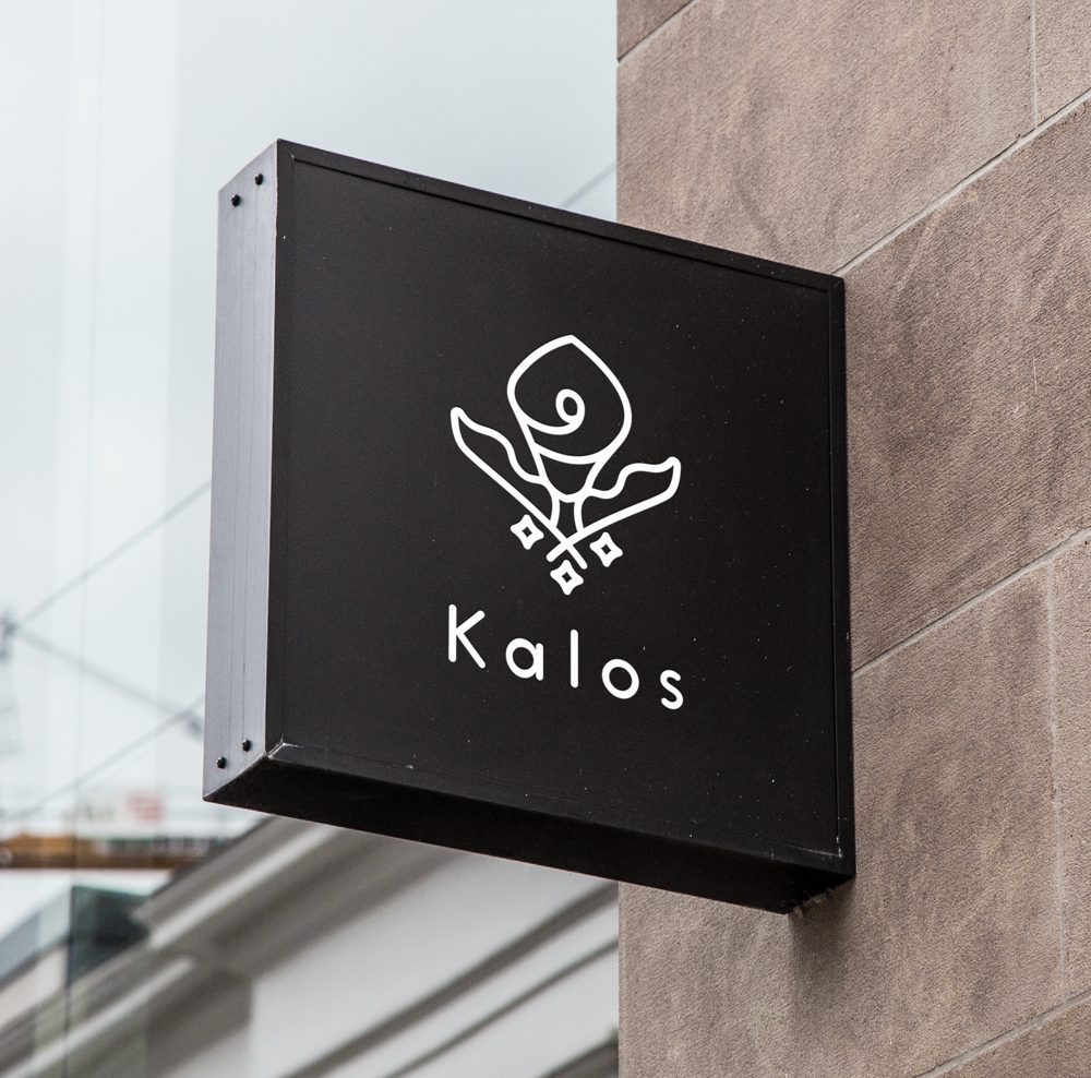 子供向けハイブランドドレスレンタル店「kalos」のロゴ