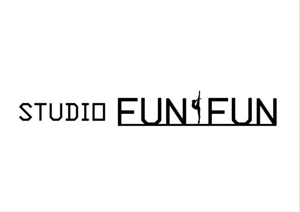 「STUDIOFUNFUN」のロゴ作成（切り出し文字看板などにも使う可能性あり）