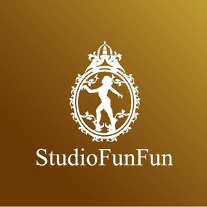 さんの「STUDIOFUNFUN」のロゴ作成（切り出し文字看板などにも使う可能性あり）への提案