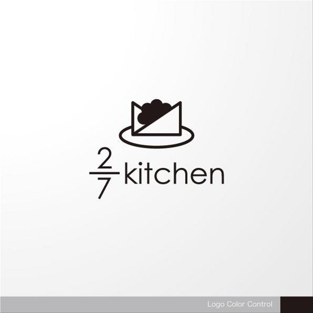 サンドウィッチショップ「２/７kitchen（ななぶんのにきっちん）」のロゴ