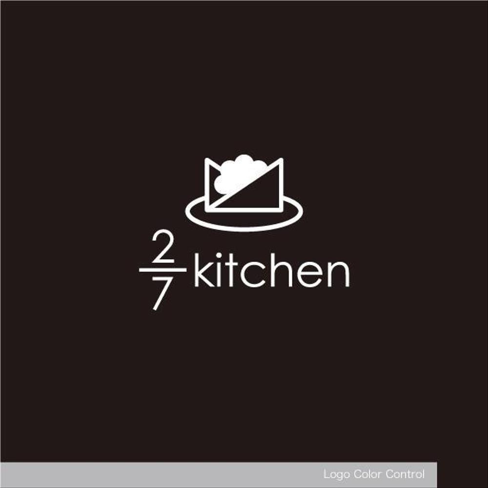 サンドウィッチショップ「２/７kitchen（ななぶんのにきっちん）」のロゴ