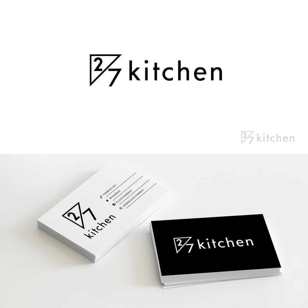 サンドウィッチショップ「２/７kitchen（ななぶんのにきっちん）」のロゴ