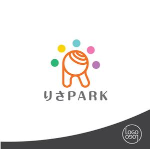 ロゴロゴ (yottofuruya)さんのバランスボール&骨盤補正「りさPARK」のロゴへの提案