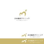 P Design (DesignStudio)さんの北欧風デザインの歯科医院のロゴ制作への提案