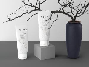 kwuso (AIdesignoffice)さんのスキンケアブランド「mjuk」のパッケージデザインへの提案
