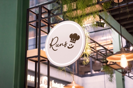 moons-moor (6005012be4425)さんの飲食店「Runs」　のロゴデザインへの提案