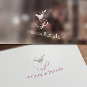 BKdesign (late_design)さんのアパレルブランド「Princess Parade」のブランドロゴへの提案