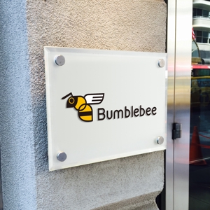 toshitaku (toshtaku614)さんのWebメディア「Bumblebee」のロゴへの提案