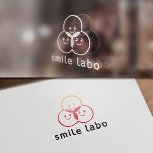 VNFdesign (late_design)さんのリフォームショップ　「smile labo」の　ロゴへの提案