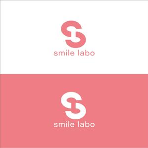 シエスク (seaesque)さんのリフォームショップ　「smile labo」の　ロゴへの提案