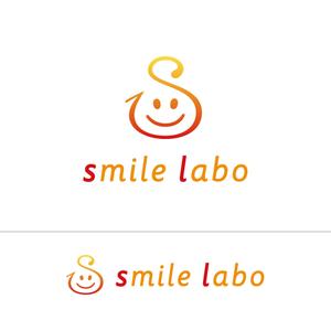 suz_graphic (suz_graphic)さんのリフォームショップ　「smile labo」の　ロゴへの提案