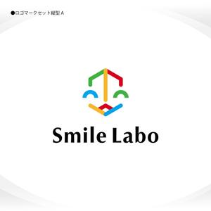 358eiki (tanaka_358_eiki)さんのリフォームショップ　「smile labo」の　ロゴへの提案