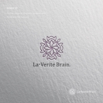 doremi (doremidesign)さんの美容サロンLa・Verite Brain. のロゴへの提案