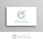 White-design (White-design)さんのメディカルエステサロン「Shinyou」のロゴへの提案