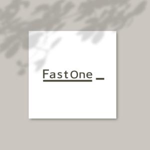 ayacolab (aquadesign)さんの【高報酬！】脱毛（エステ）サロン「fast one」のロゴへの提案