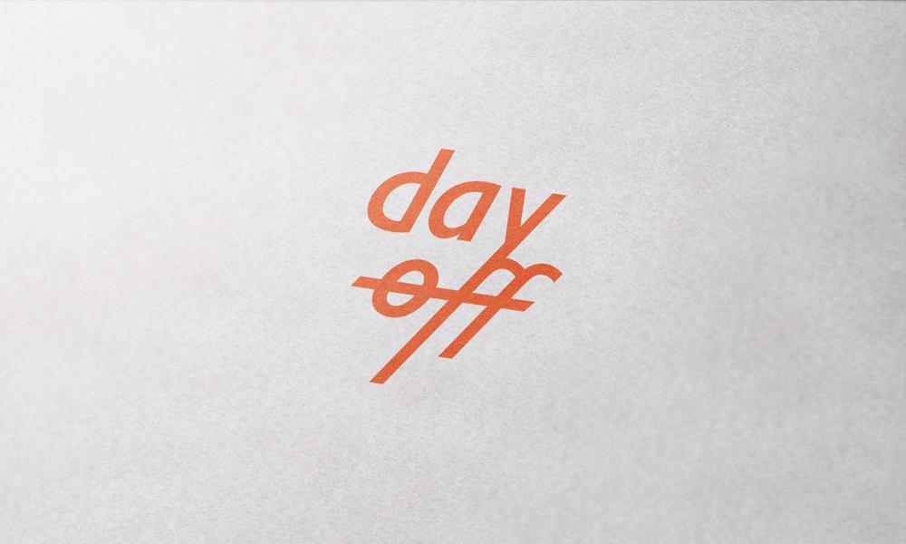 カフェバー　「DAY OFF」のロゴ