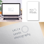 Hi-Design (hirokips)さんのニューボーンフォトグラファー「SmileSeedsPhotography」のロゴへの提案