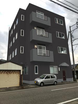 Wonder (wonder00)さんの4階建てマンション「Mビル」の外壁塗装デザインへの提案