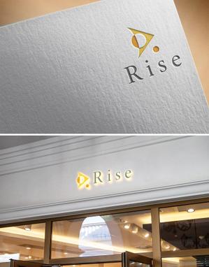 清水　貴史 (smirk777)さんの不動産企業「Rise」のロゴへの提案