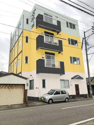 Nom Design (ikuko888)さんの4階建てマンション「Mビル」の外壁塗装デザインへの提案