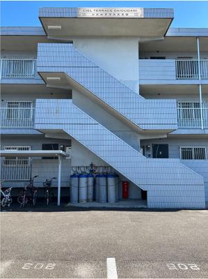 BEING (Yuki19730219)さんのマンションの建物名称看板のデザインへの提案
