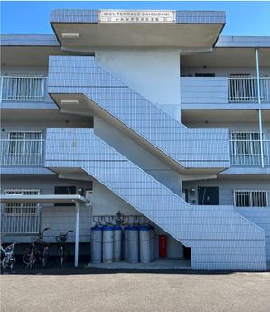 BEING (Yuki19730219)さんのマンションの建物名称看板のデザインへの提案