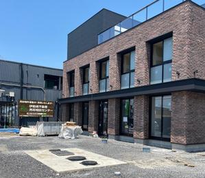 masunaga_net (masunaga_net)さんの不動産会社　道路沿い　売却相談センター　ロゴ入りの看板デザインへの提案