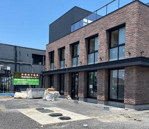 masunaga_net (masunaga_net)さんの不動産会社　道路沿い　売却相談センター　ロゴ入りの看板デザインへの提案