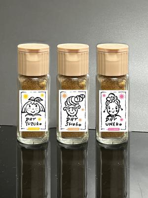 Atelier IMAI (Ima_114510)さんの調味料のパッケージシールデザイン(ゆるめなデザイン)への提案