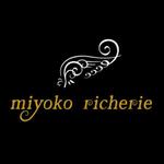 AtelierMarie-Rosaire (jsmpg_ej)さんの「miyoko richerie」のロゴ作成への提案