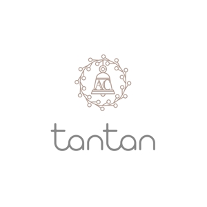 creyonさんのアニバーサリーケーキを売りにしたカフェ「tantan」のロゴへの提案