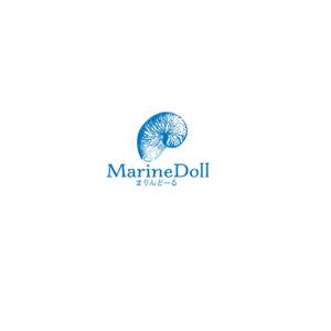 Hagemin (24tara)さんの水色と白を基調とした内装・海がコンセプトのコンカフェ「Marine Doll」のロゴ及びロゴマークへの提案