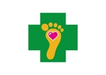 tora (tora_09)さんの漢字の「足」と赤十字の「十字架」を使用した文字ロゴ。への提案