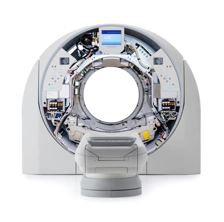 みやびデザイン (miyabi205)さんのCT機器正面にトトロのトンネルのイメージ(木 リース) 。CTの中身をイラストで描くへの提案