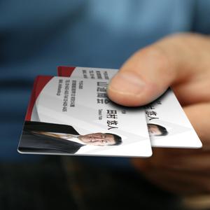 PlusOne (plusHD)さんの不動産賃貸業の名刺作成への提案